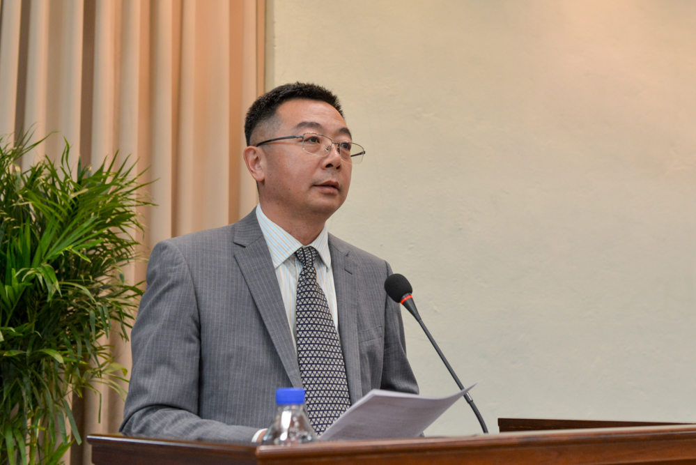 王延鹏主持仪式